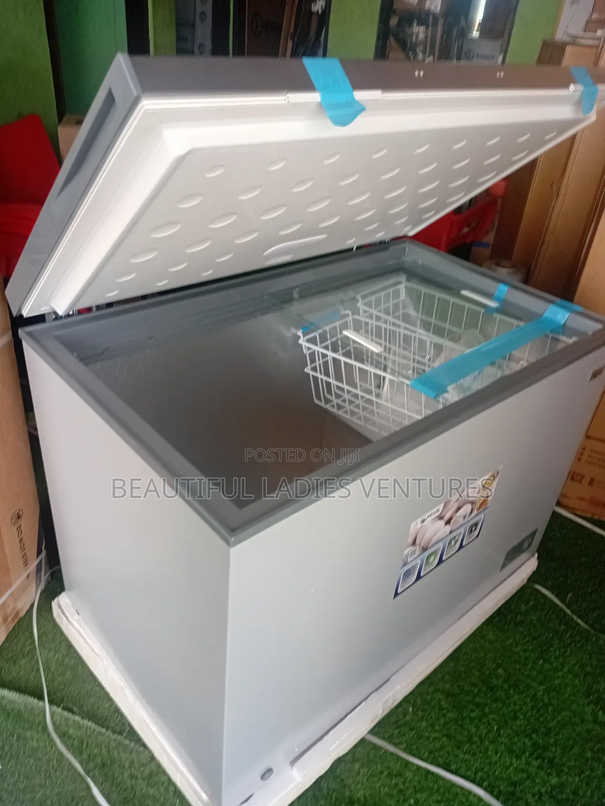 Long-Lasting Pearl Deep Freezer With Strong Cooling System