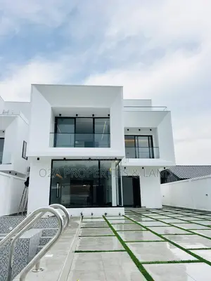 3bdrm House in Ashaley Botwe, Lake Side Estate for sale