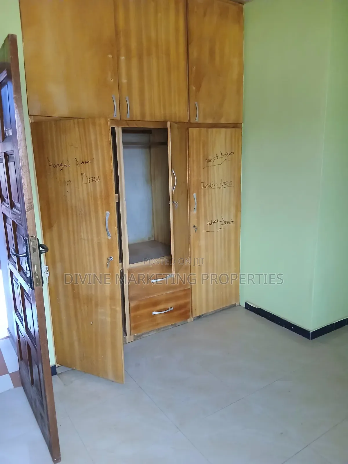 6bdrm House in Awoshielast Stop for sale