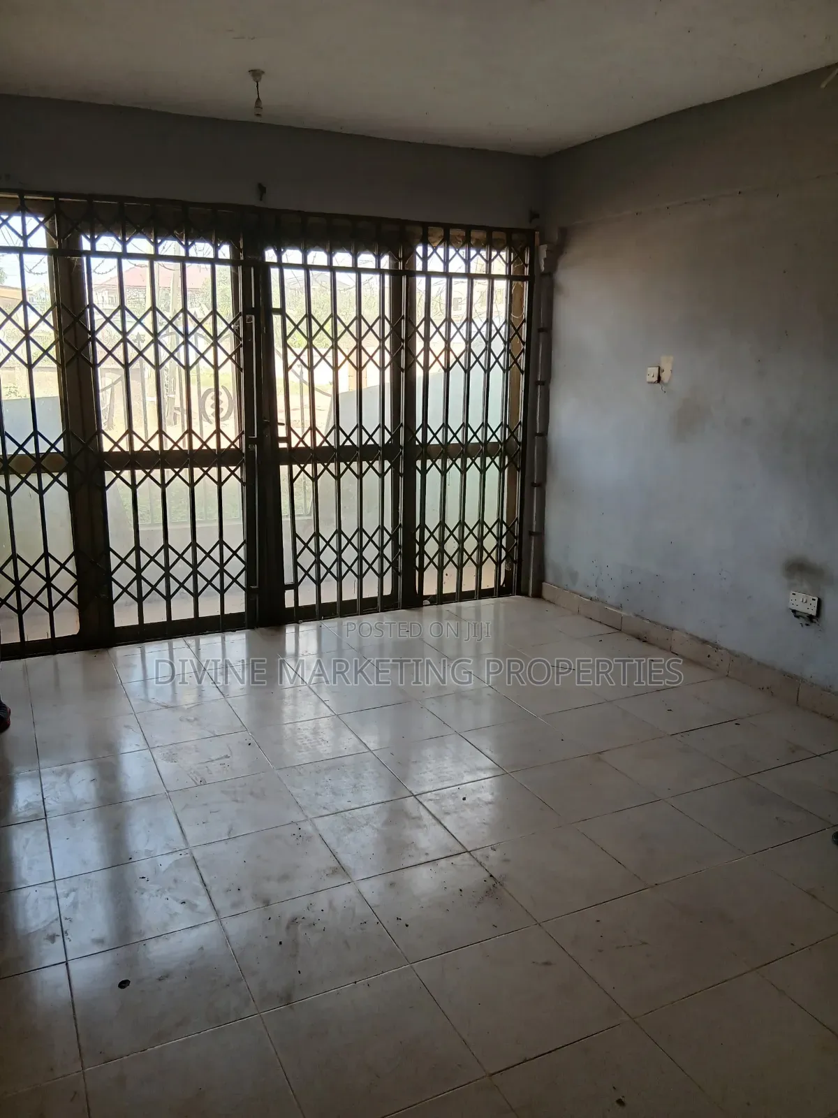 6bdrm House in Awoshielast Stop for sale