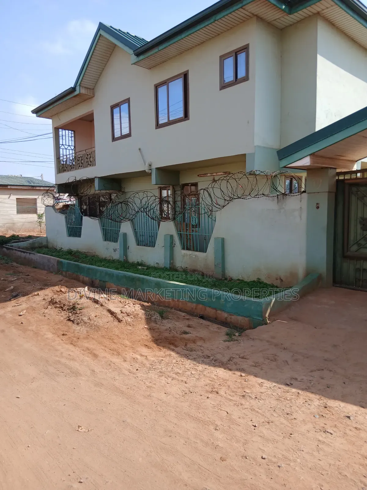 6bdrm House in Awoshielast Stop for sale