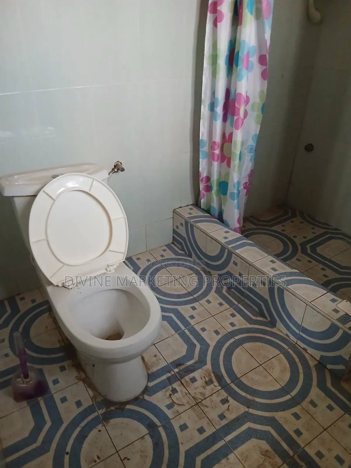 6bdrm House in Awoshielast Stop for sale