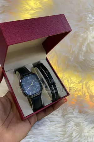 Customized Watch and Bracelet Set for Unisex
