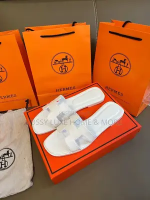 Quality Ladies Hermes Slippers Fresh in a Box