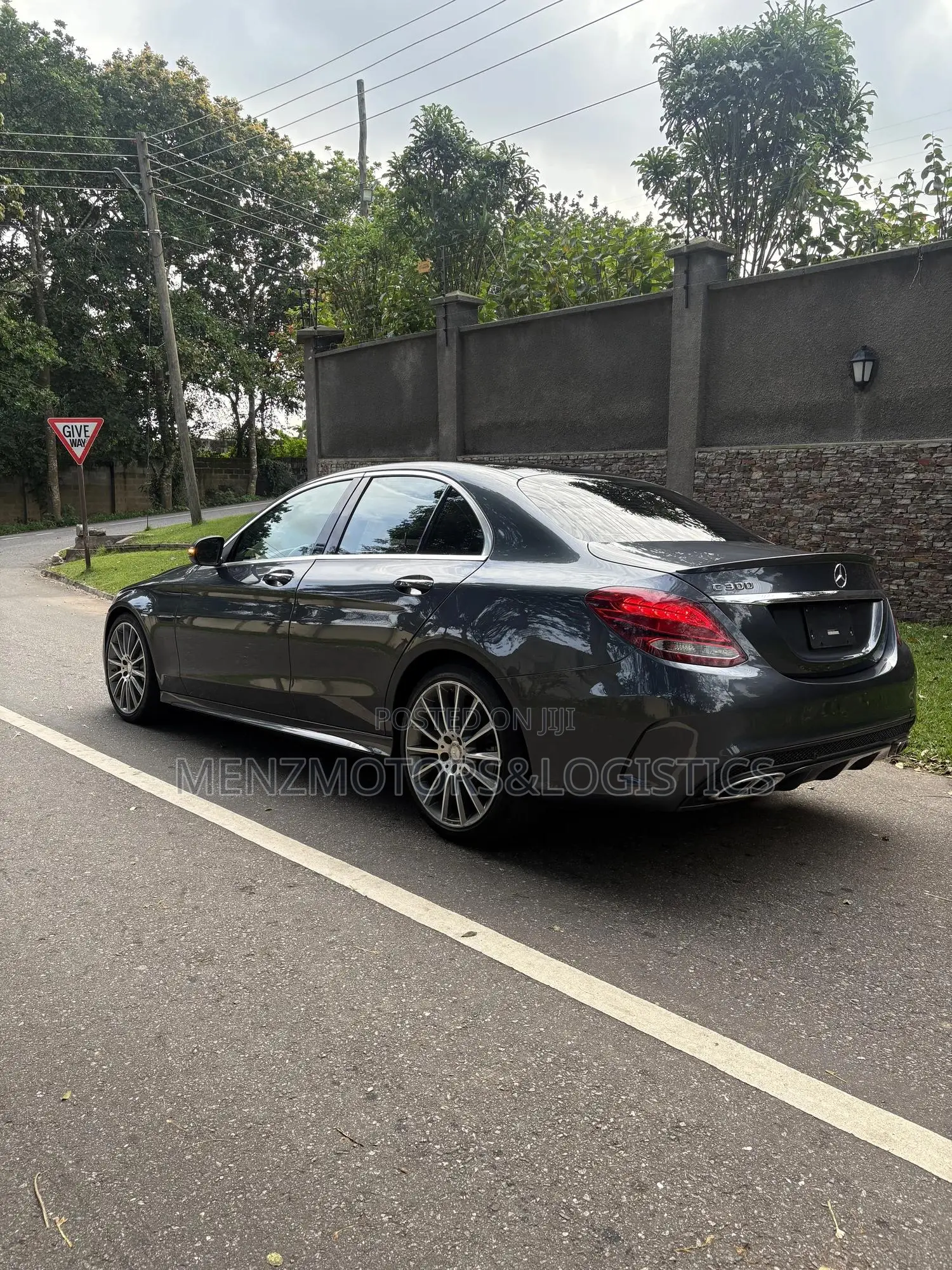 Mercedes-Benz C300 Base 4Matic Sedan AWD (2.0L 4cyl 7A) 2016 Gray