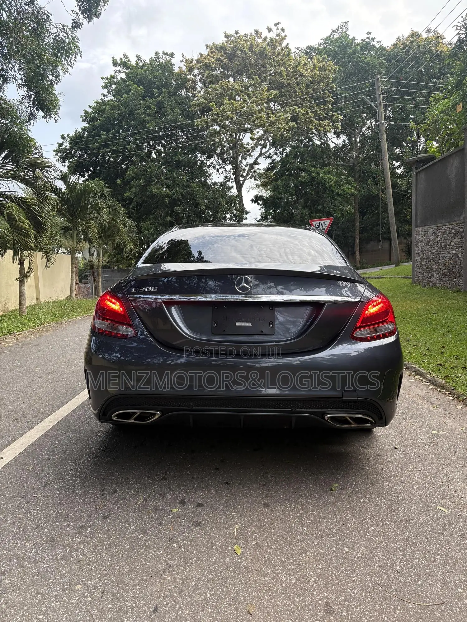 Mercedes-Benz C300 Base 4Matic Sedan AWD (2.0L 4cyl 7A) 2016 Gray