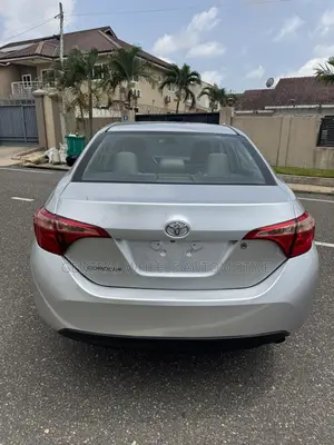 Toyota Corolla LE 4dr Sedan (1.8L 4cyl CVT) 2017 Silver
