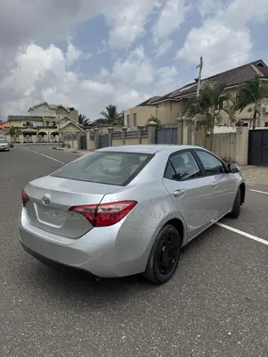 Toyota Corolla LE 4dr Sedan (1.8L 4cyl CVT) 2017 Silver