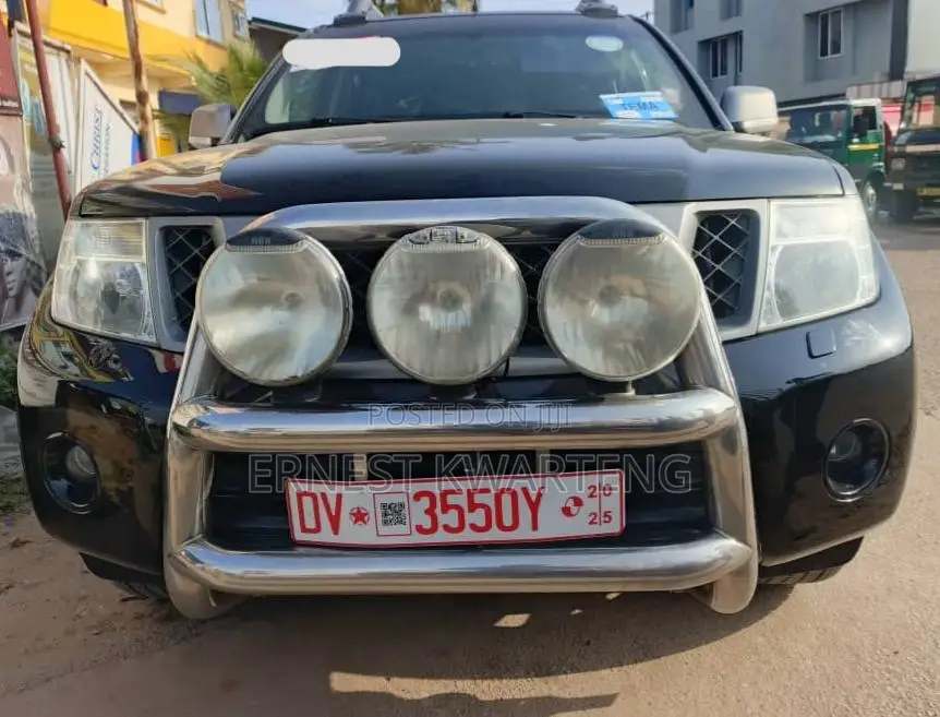 Nissan Navara 2015 Black