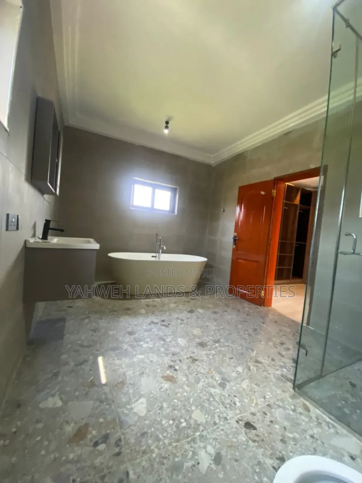 4bdrm House in Kasoa for sale