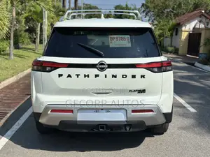 Nissan Pathfinder Platinum 2024 White