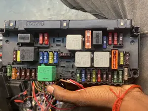 Mercedes Benz 204 Front Fusebox Sum