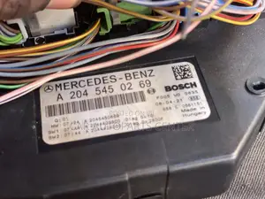 Mercedes Benz 204 Front Fusebox Sum