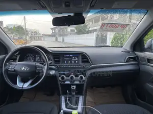 Hyundai Elantra 2022 Blue
