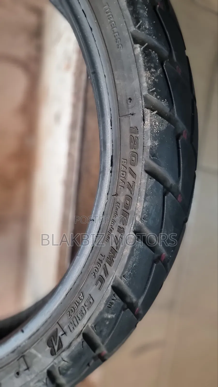 120/70 - Rim 17 Front Tire