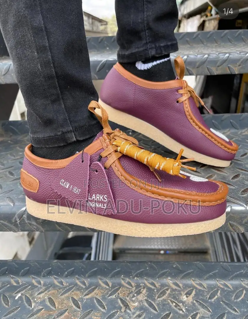 Clarks Wallabees Low Boots in Different Colours , Swipe>