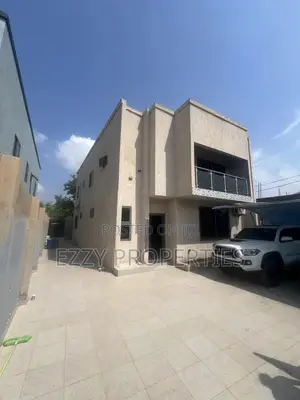 4bdrm House in Amrahia Regimanuel, Ga East Municipal for sale