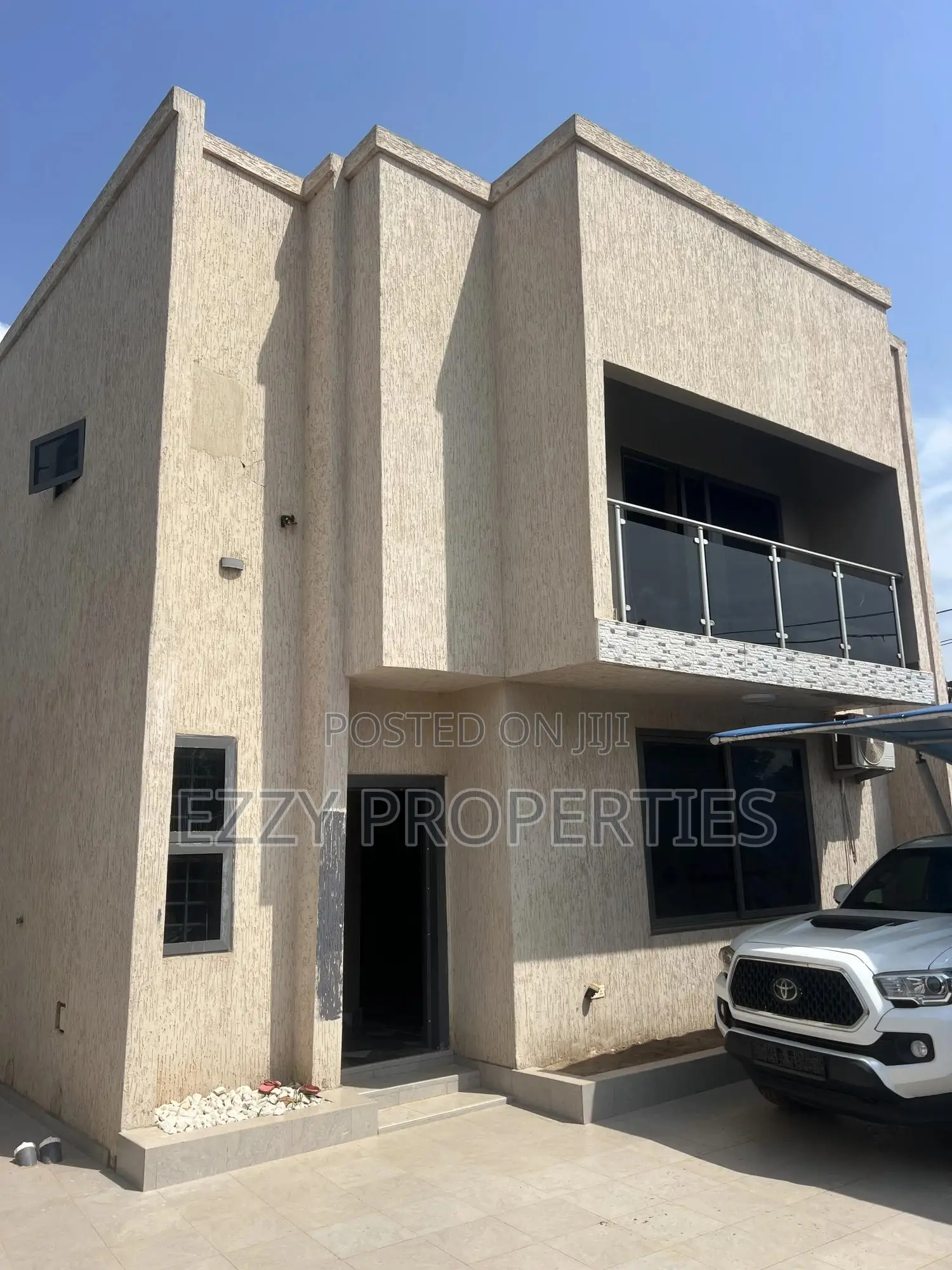 4bdrm House in Amrahia Regimanuel, Ga East Municipal for sale