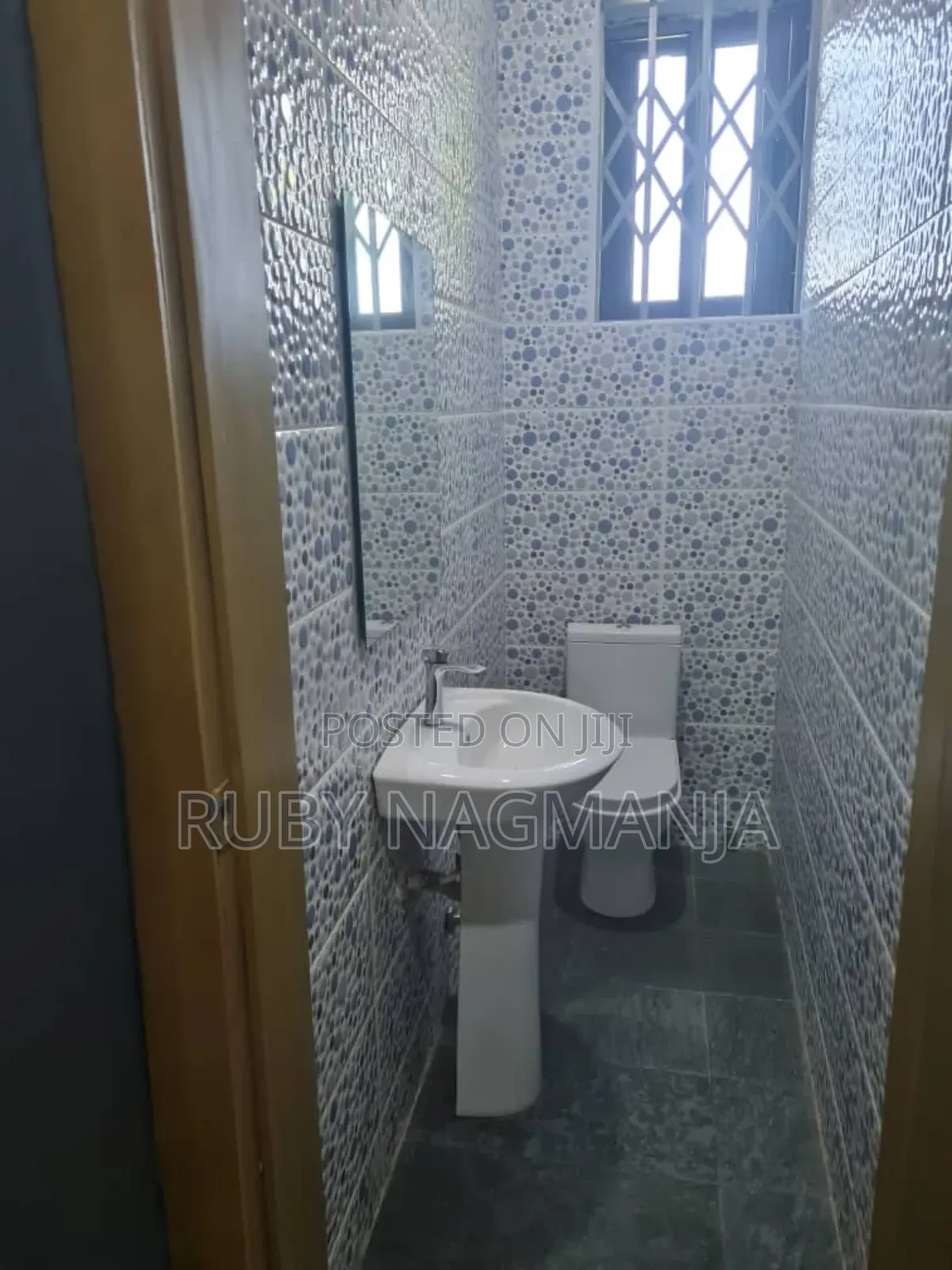 8bdrm House in Ekman Ash, Sasaabi for sale