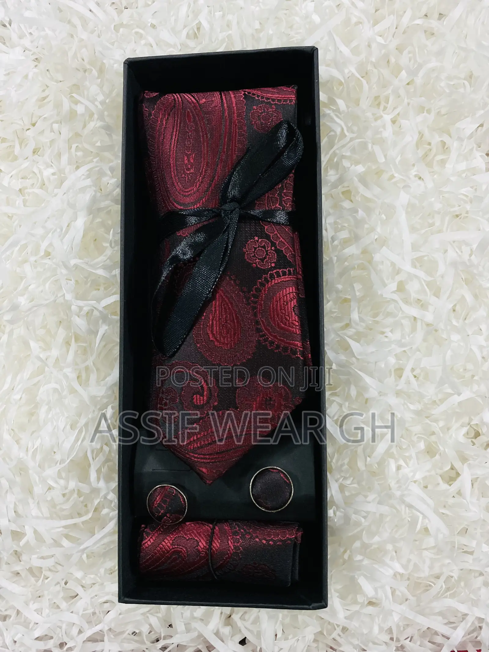 Vibrant Tie