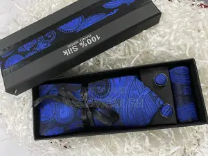 Vibrant Tie