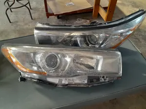 Toyota Highlander Headlight 2014-16