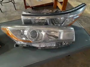 Toyota Highlander Headlight 2014-16
