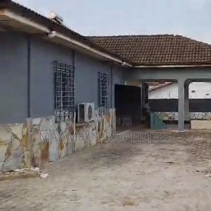 4bdrm House in Lake Side Estate for rent