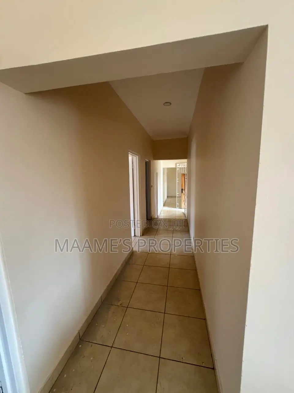 4bdrm House in Lake Side Estate for rent