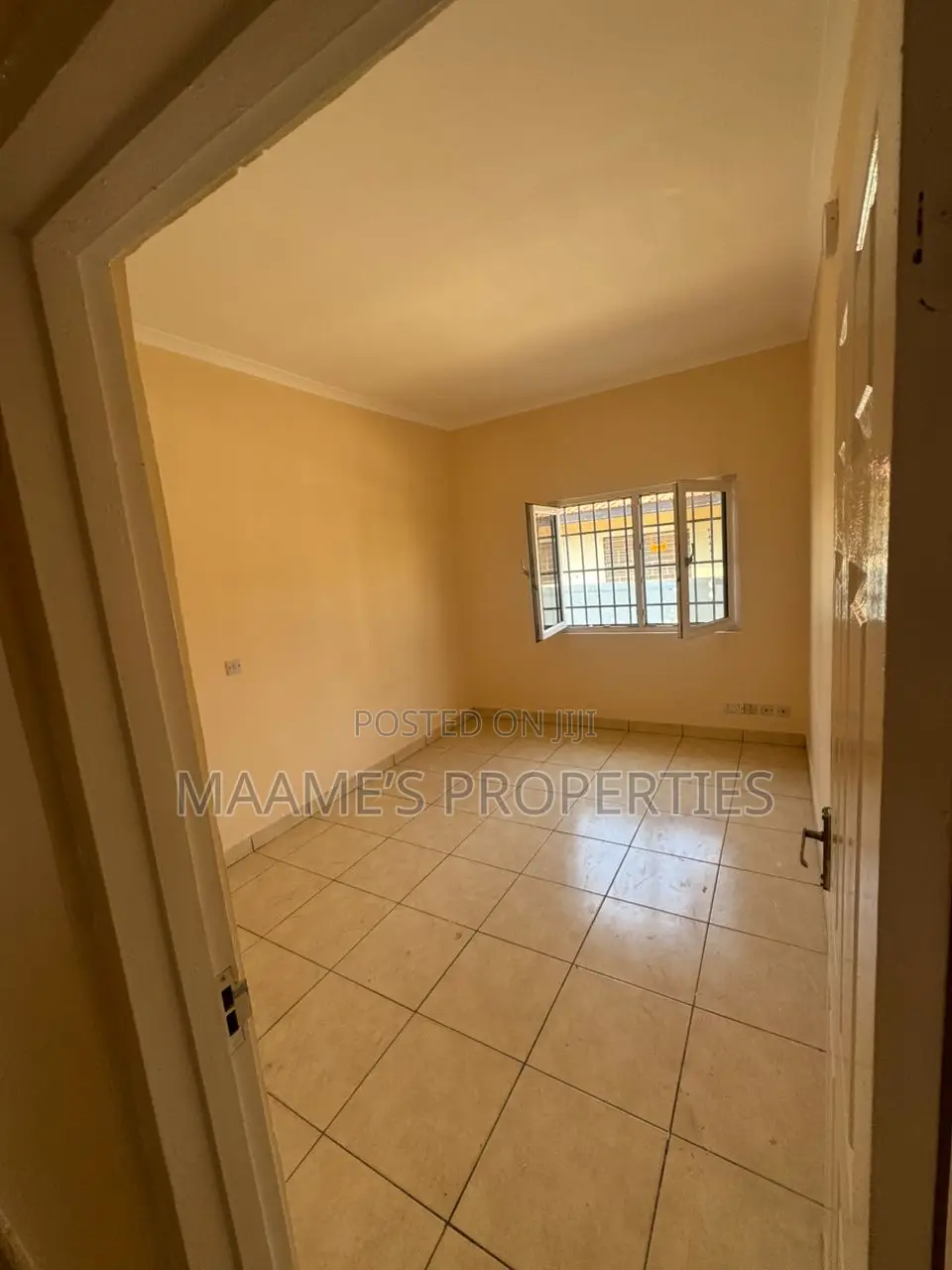 4bdrm House in Lake Side Estate for rent