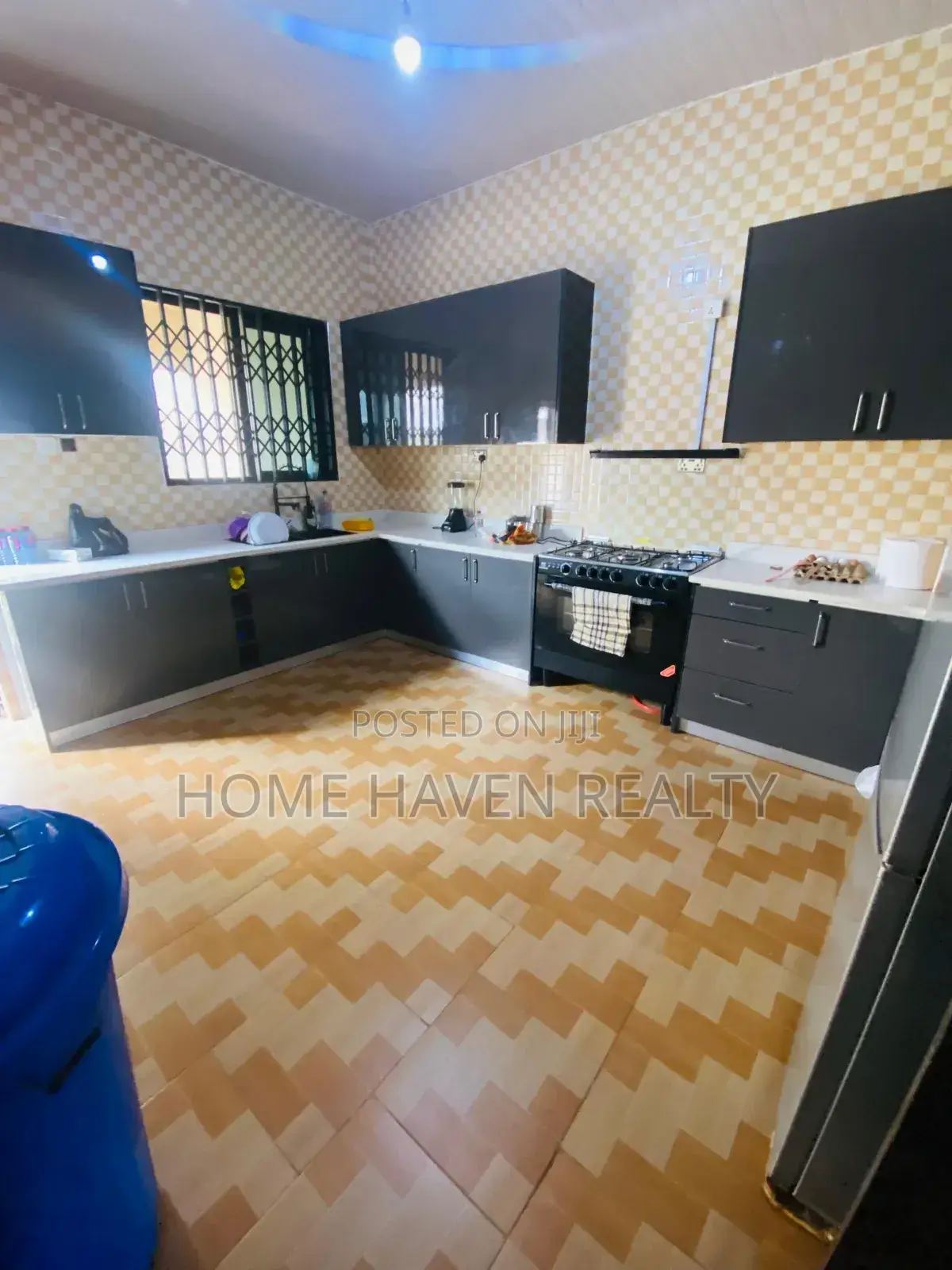 5bdrm House in North Legon for rent
