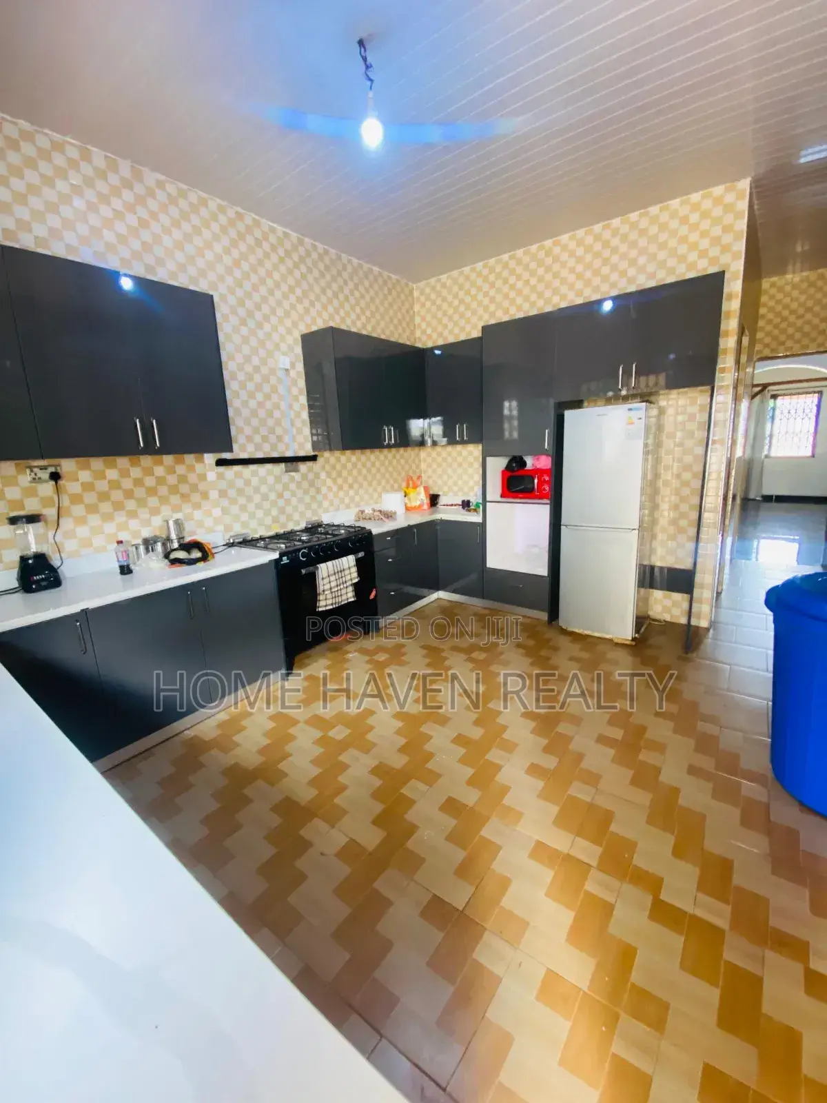 5bdrm House in North Legon for rent
