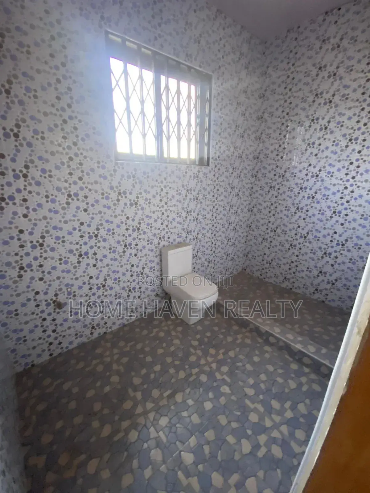 5bdrm House in North Legon for rent