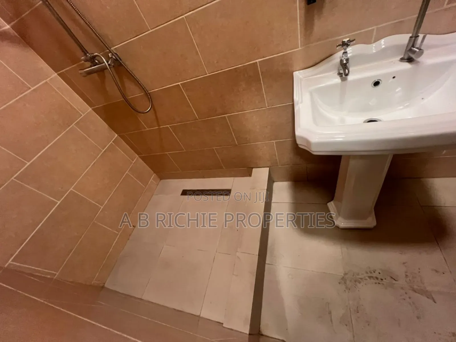 3bdrm Apartment in Ab Richie Properties, Airport Residential Area