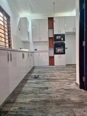3bdrm House in Pleasantplaces, Oyarifa for sale