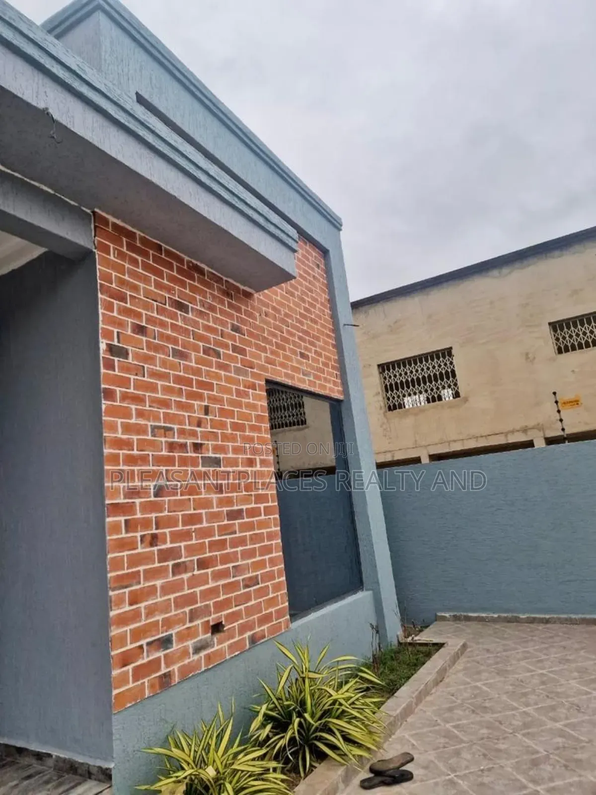 3bdrm House in Pleasantplaces, Oyarifa for sale
