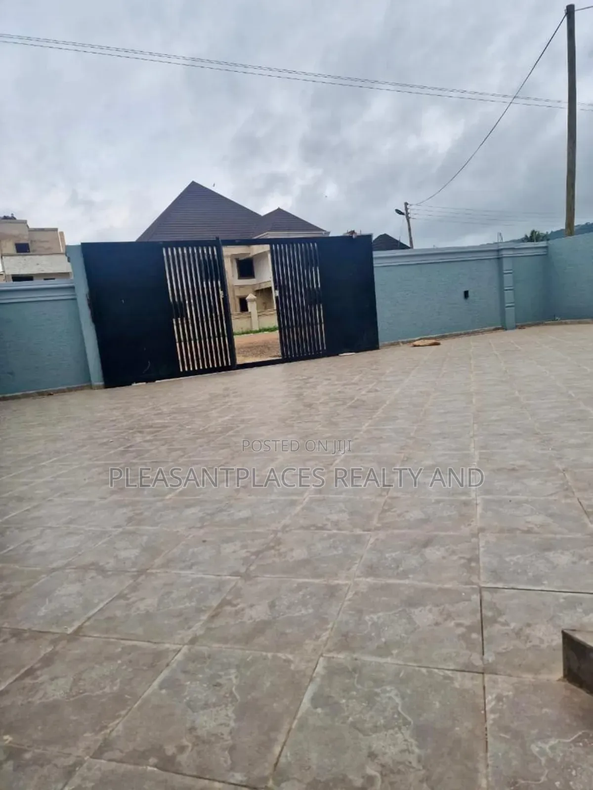 3bdrm House in Pleasantplaces, Oyarifa for sale