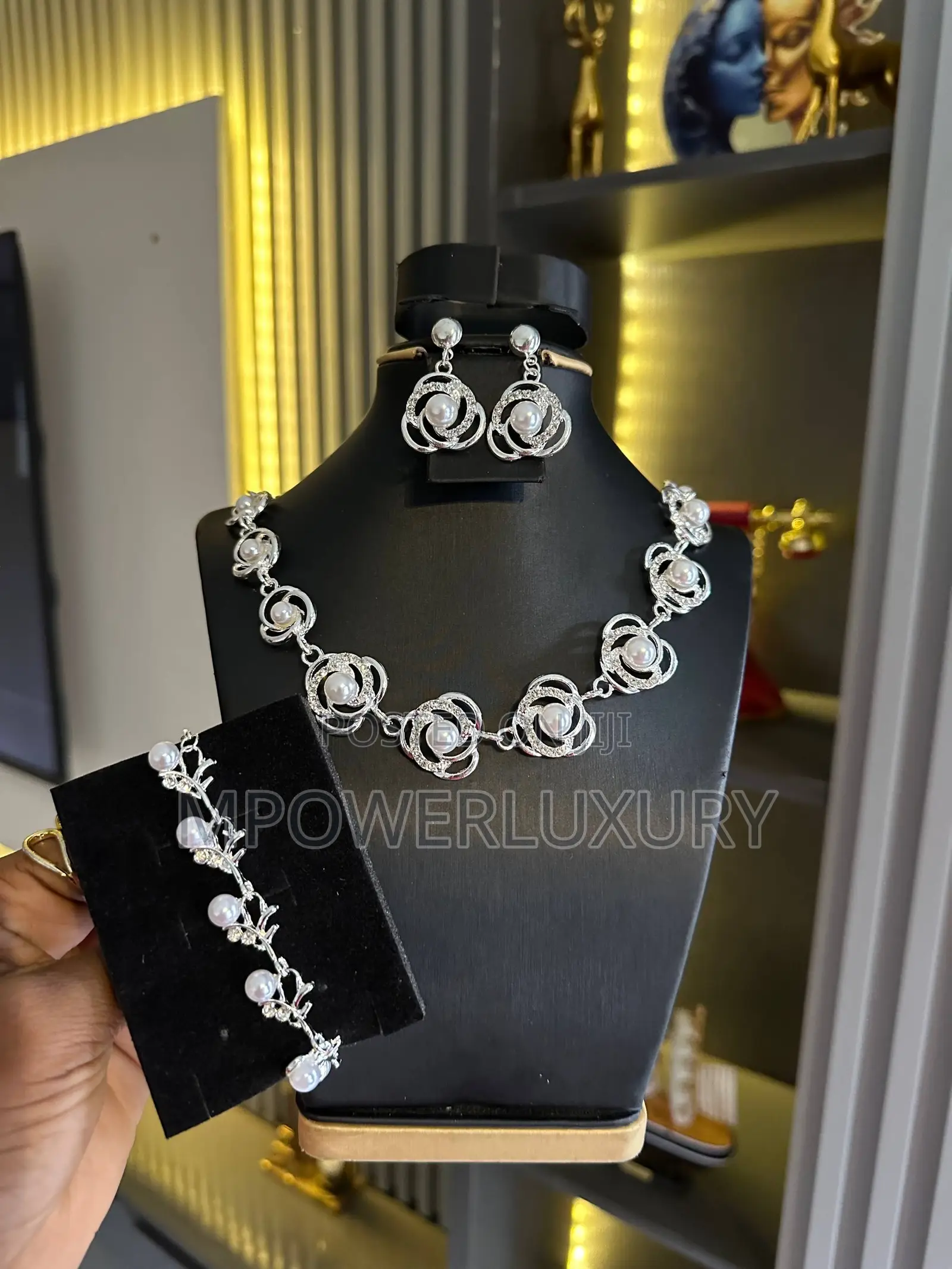 Pearl Luxury Extra