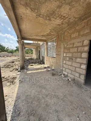 14bdrm Mansion in Juaben Effiduase for sale