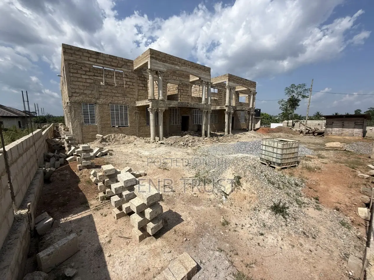 14bdrm Mansion in Juaben Effiduase for sale