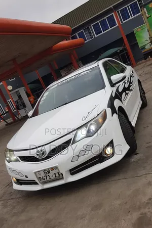 Toyota Camry L 4dr Sedan (2.5L 4cyl 6A) 2014 White
