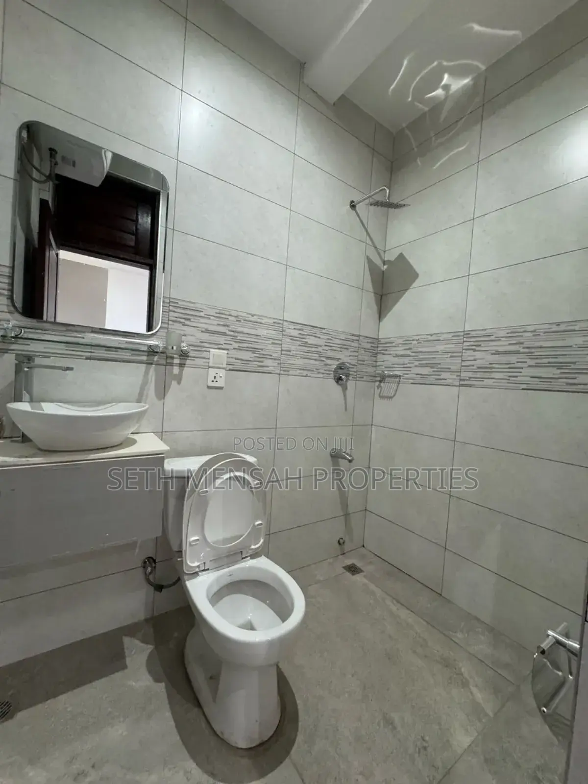 4bdrm Townhouse/Terrace in Labone for sale