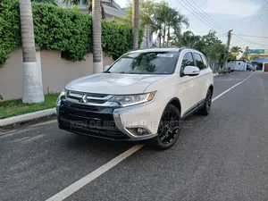 Mitsubishi Outlander SE AWC 2018 White