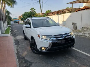 Mitsubishi Outlander SE AWC 2018 White