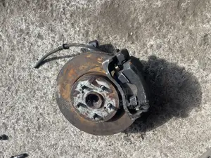 Pontiac Vibe 2003 Front Hub