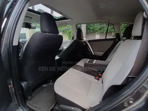 Toyota RAV4 XLE 4dr SUV AWD (2.5L 4cyl 6A) 2018 Gray