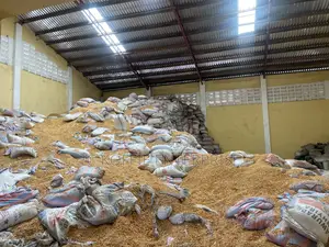 700 SQM Warehouse Plus 2bedrooms Apartments at Achimota for Rent