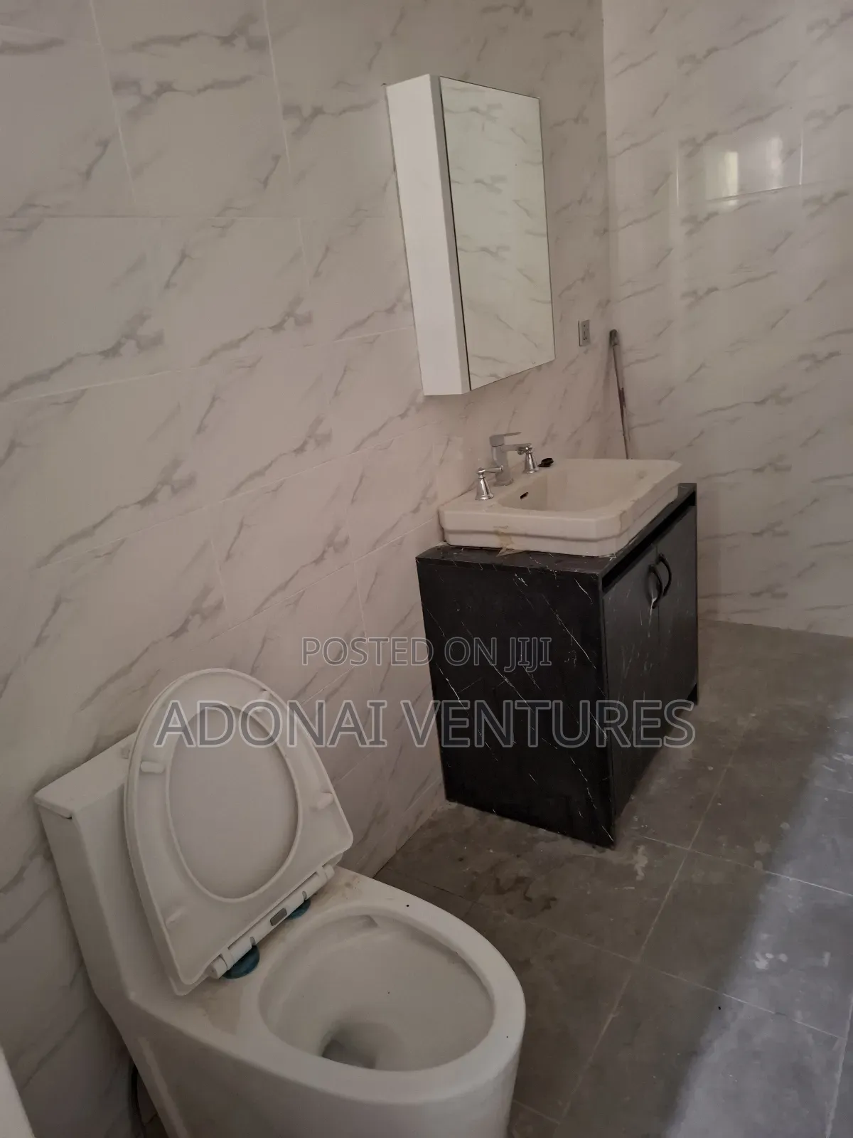 2bdrm Apartment in Ahodwo Daban, Kumasi Metropolitan for rent