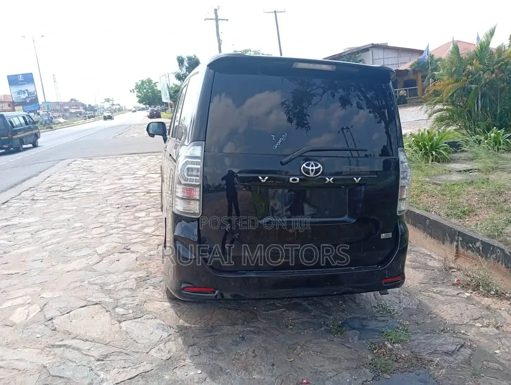 Toyota Voxy 2012 Black
