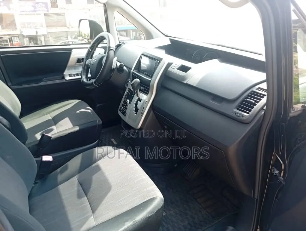 Toyota Voxy 2012 Black